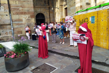 Andereak se concentra esta tarde en Andra Mari antes de reanudar sus tertulias con referentes feministas