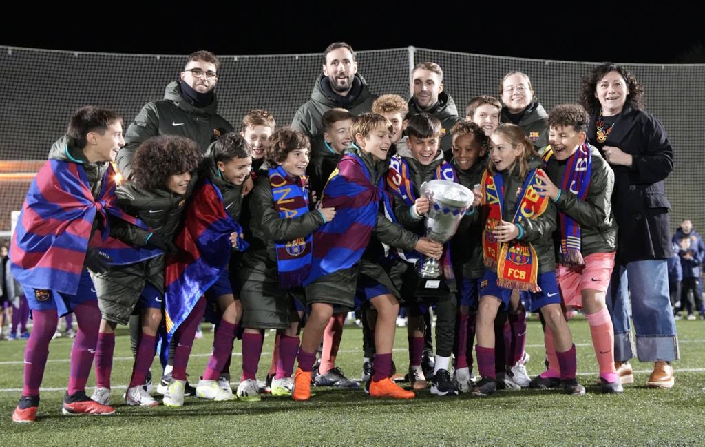 El Barcelona se proclama campeón de la Lointek Amorebieta-Etxano Cup tras imponerse al Athletic