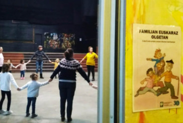 Mankomunitateak ‘Familian Euskaraz Olgetan’ programa jarri du martxan transmisioa lantzeko