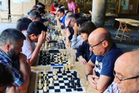 Clases de ajedrez con el club Larrasoloeta