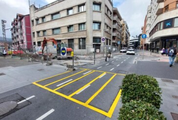 Obras en el cruce de las calles Ermodo y Trenbide para solucionar los atascos en la red de saneamiento