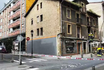 Siete personas heridas y cuatro traslados al hospital en un incendio en una vivienda de Amorebieta