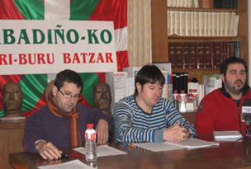 Un millar de abadiñarras firma en contra del traslado del médico a Matiena