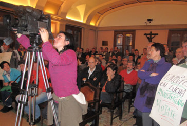 Trabajadores de Fundifés trasladan al pleno su protesta
