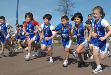 El club durangués Mugarra pone en marcha una Escuela de Triatlón con 60 jóvenes