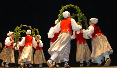 Gaztetxoen kultur eguna sumergirá a los jóvenes en el mundo del folklore vasco