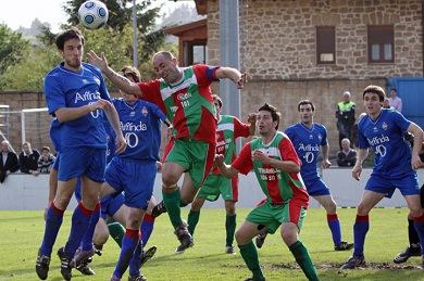 El partido entre El Palo y el Amorebieta se jugará en un campo de hierba artificial
