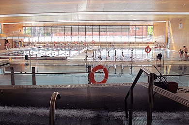 Las piscinas de Landako vuelven a abrirse al público tras la fuga de gas de ayer
