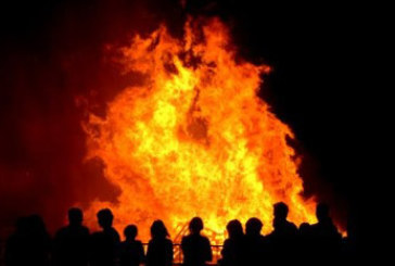 Durangaldea da la bienvenida al solsticio de verano con las hogueras de San Juan