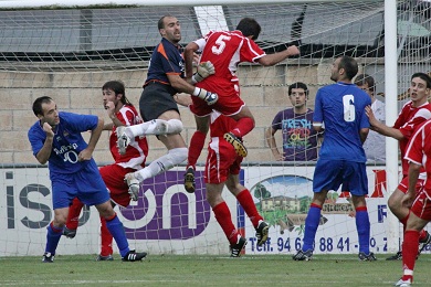 El Amorebieta se impone al Beasain y consolida su liderato