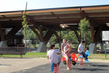 Latxaga lamenta la falta de apoyo del Gobierno vasco para cubrir la pista multideporte