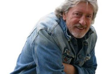 Benito Lertxundiren kantaldiaz gozatzeko Olakueta frontoian