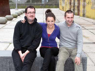 Zortzi buru, txapel bakarra