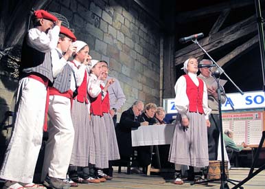 La Jaed reparte 150.000 euros entre 604 familias sin recursos