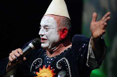 El polémico humorista Leo Bassi actúa esta noche en el Arriola