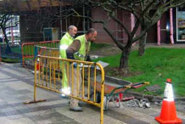 Vecinos de Txibitena impiden la colocación de dos farolas