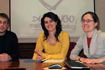 Udalak euskararen araudiak betetzen ez dituela salatu du ezker abertzaleak