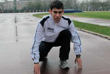 “Empecé porque era un niño inquieto y ahora el atletismo y viajar son mi vida”