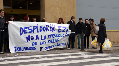 Trabajadores de Simply denuncian el despido de tres compañeras durante una baja