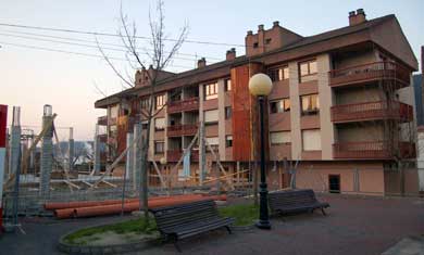 El Ayuntamiento recurrirá  a los tribunales si no se retoman las obras de la escuela