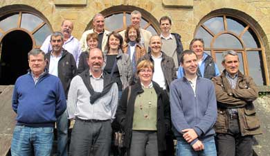 Durangaldeko mendi ibilbideak zaindu eta mantentzeko ituna