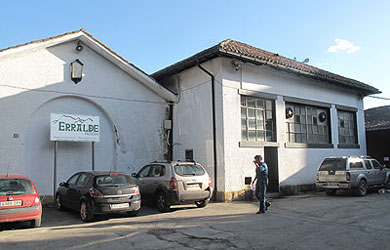 Herria exige que las obras del matadero Erralde comiencen antes de octubre