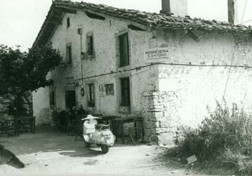 La antigua hospedería de Urkiola regentada por Rafael Gaztañazatorre cierra este mes