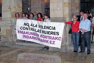Una concentración recuerda a la última víctima mortal de la violencia de género en Durango