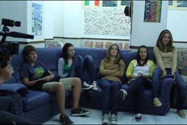 ¿Quieres saber qué hacen tus hijos e hijas en su local?