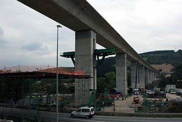 Finaliza la construcción del tablero del viaducto de Mañaria de la línea del TAV