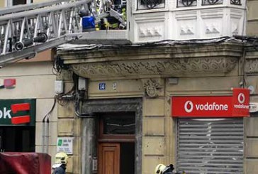 Un falso incendio obliga a cortar la calle Zumalakarregi