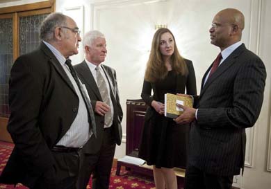 ETA anuncia que colaborará con la Comisión Internacional de Verificación del alto el fuego