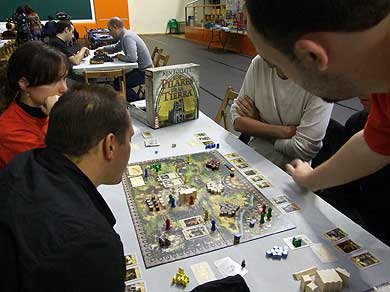 El Festival de juegos de mesa permitirá practicar en un ‘Scalextric’ gigante