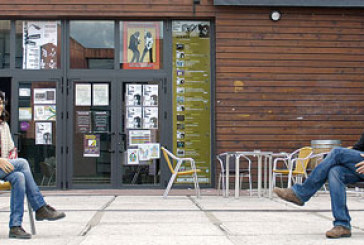 “Joseba Sarrionandia gonbidatuko nuke Antzokira”