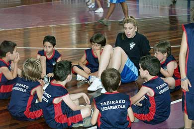 La Udaeskola del Tabirako fortalecerá la práctica del baloncesto