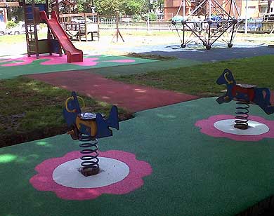 Tabirako jolasguneak tirolina, oreka jokuak eta eskalatzeko blokea izango ditu