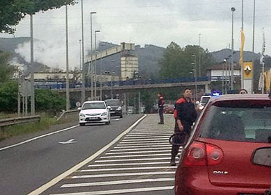 Un joven fallece en un accidente de tráfico junto a la papelera de Iurreta