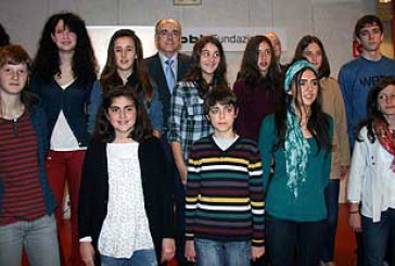 Ainhoa Urienek Azkue Literatur Lehiaketaren bigarren saria eskuratu du
