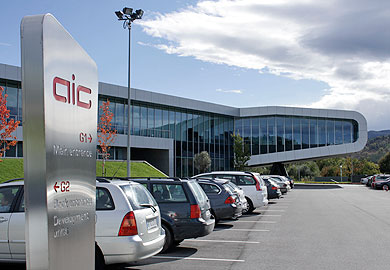 La Diputación otorga 400.000 euros a AIC para la creación de empresas de automoción
