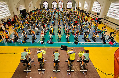 150 pertsonek bat egin dute euskararen aldeko spinning maratoiarekin