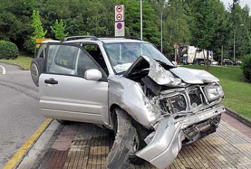 Nueva colisión entre un camión y un todoterreno en la rotonda de Tabira
