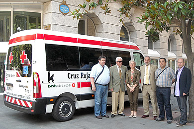 El nuevo vehículo adaptado de la Cruz Roja prestará servicio a 180 personas