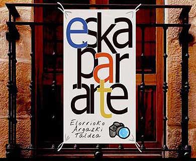 21 comercios crean un innovador recorrido con fotografías en sus escaparates