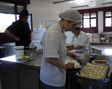 14 personas concluyen el curso de elaboraciones culinarias de la Mancomunidad