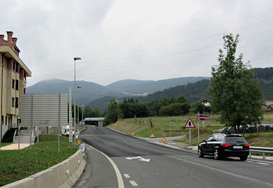 El Ayuntamiento mejorará la seguridad peatonal de la carretera a Goiuria