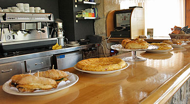 Una docena de bares de +Dendak apuestan por fortalecer el poteo los jueves