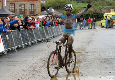 Una tendinitis impide a Egoitz Murgoitio participar en el Mundial de Ciclocross