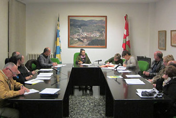 La oposición tilda de ???abusiva??? la subida del 2,5% de las tasas municipales para 2013