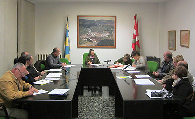 La oposición tilda de ???abusiva??? la subida del 2,5% de las tasas municipales para 2013