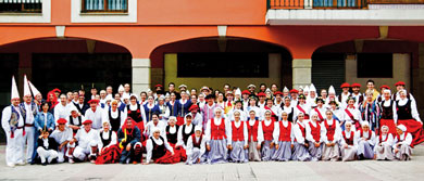 Kriskitin, 25 urte kalitatezko ikuskizunak laztantzen